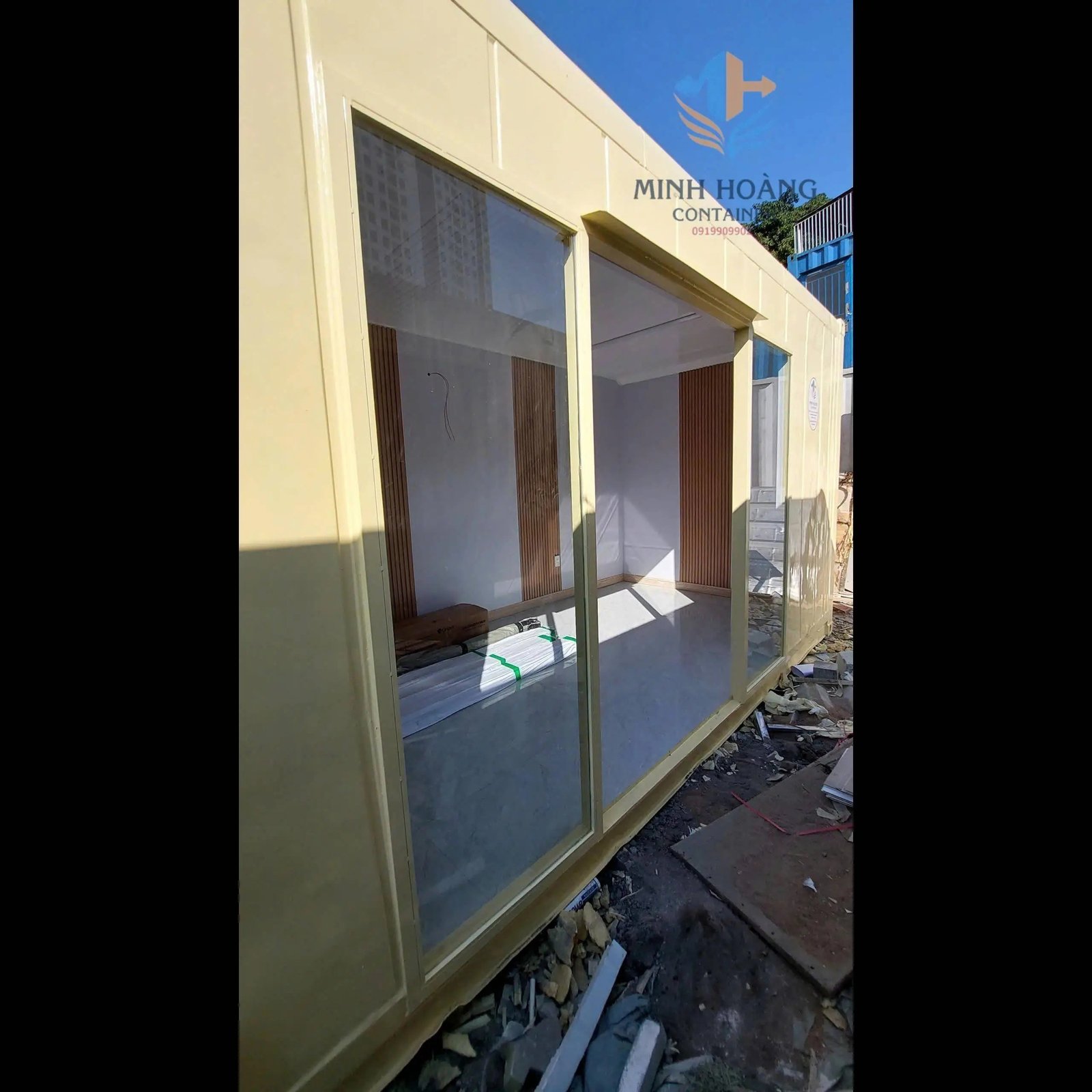 Container Văn Phòng 20 Feet Vàng Khung Kính: Không Gian Mở Hiện Đại & Năng Động